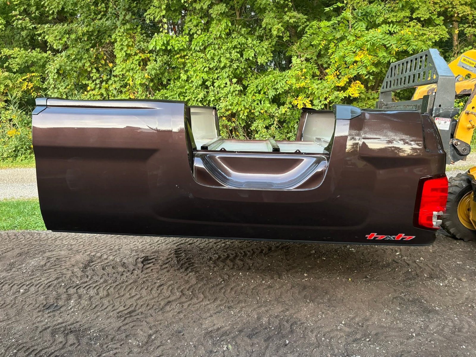 New take off 2014-2019 Chevy 8’ bed - Image 2