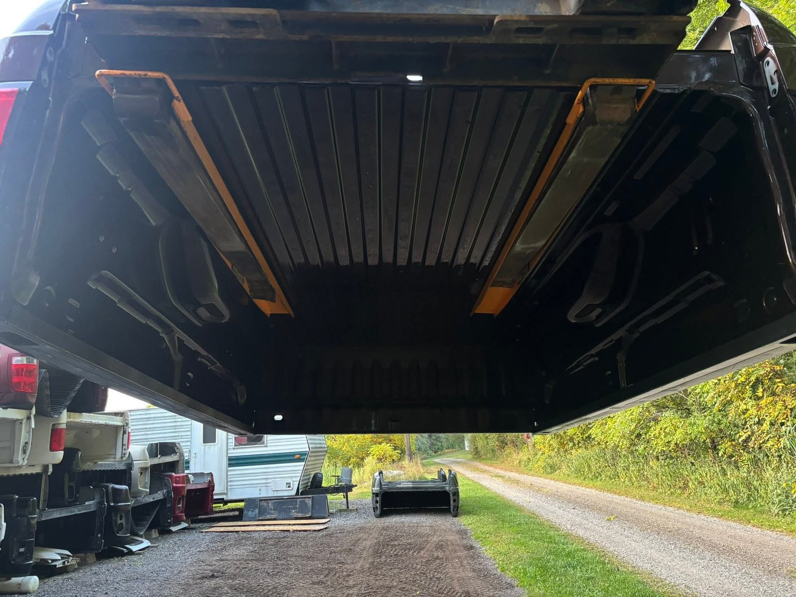 New take off 2014-2019 Chevy 8’ bed - Image 9