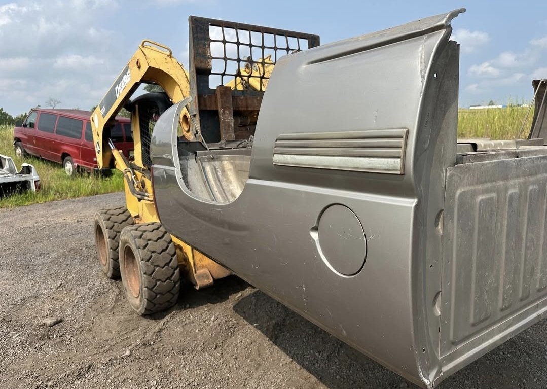 Rust free 99-06 Chevy/gmc 6.5ft bed - Image 4