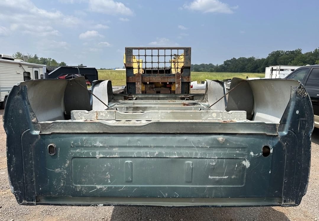 99-10 ford superduty 8ft bed - Image 8