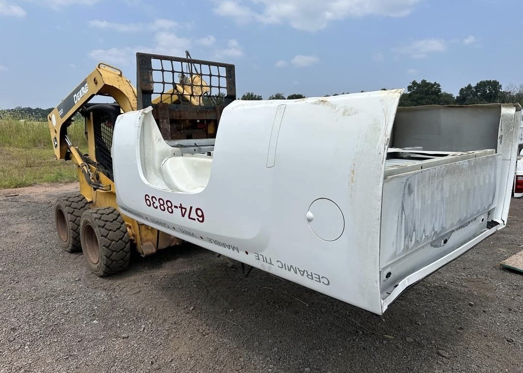 Rust free 07-13 Chevy Silverado 8ft bed - Image 3