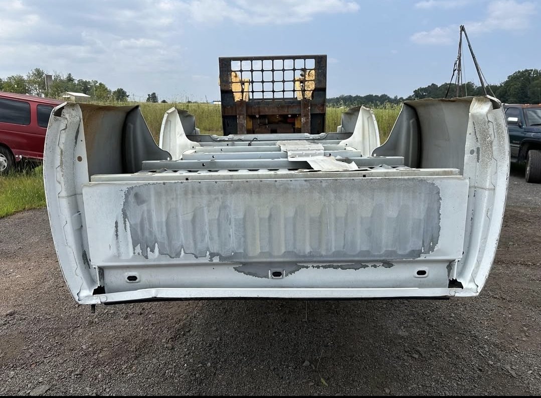 Rust free 07-13 Chevy Silverado 8ft bed - Image 8