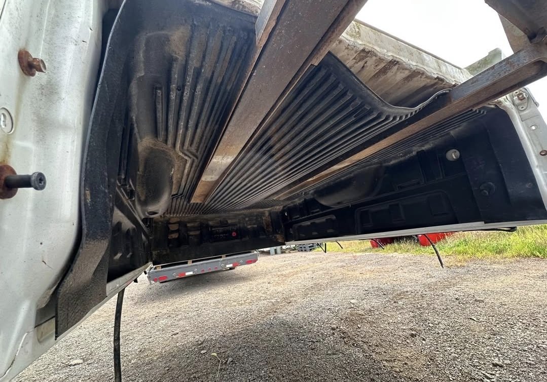 Rust free 07-13 Chevy Silverado 8ft bed - Image 10