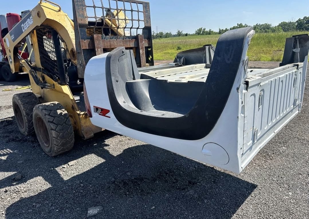 Rust free 04-12 Chevy Colorado extra short bed - Image 5