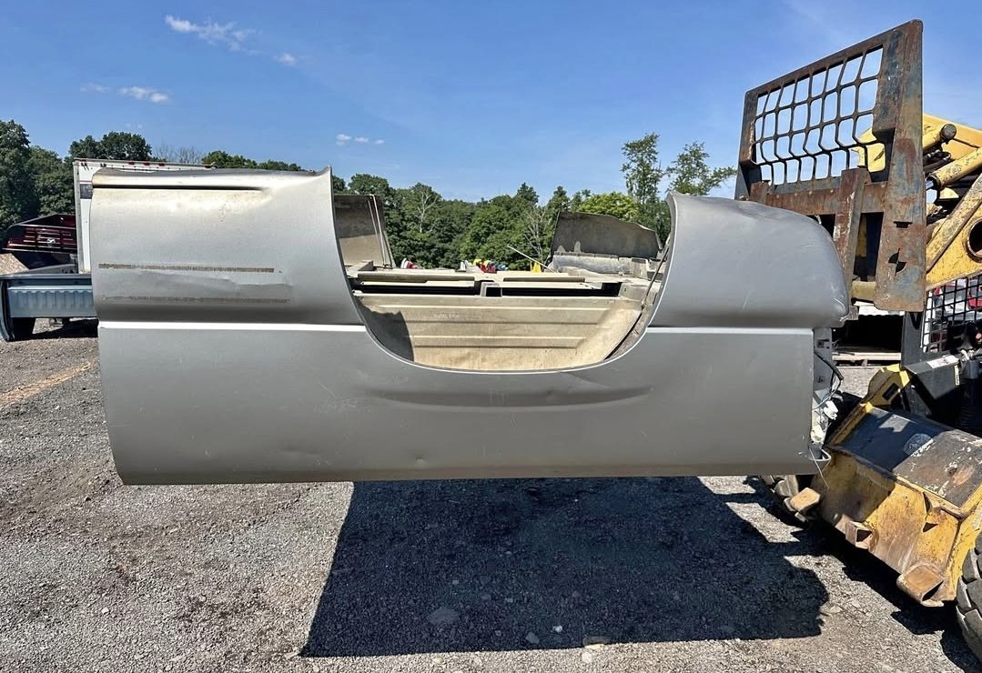 Rust free 99-06 Chevy/gmc 6.5ft bed - Image 2