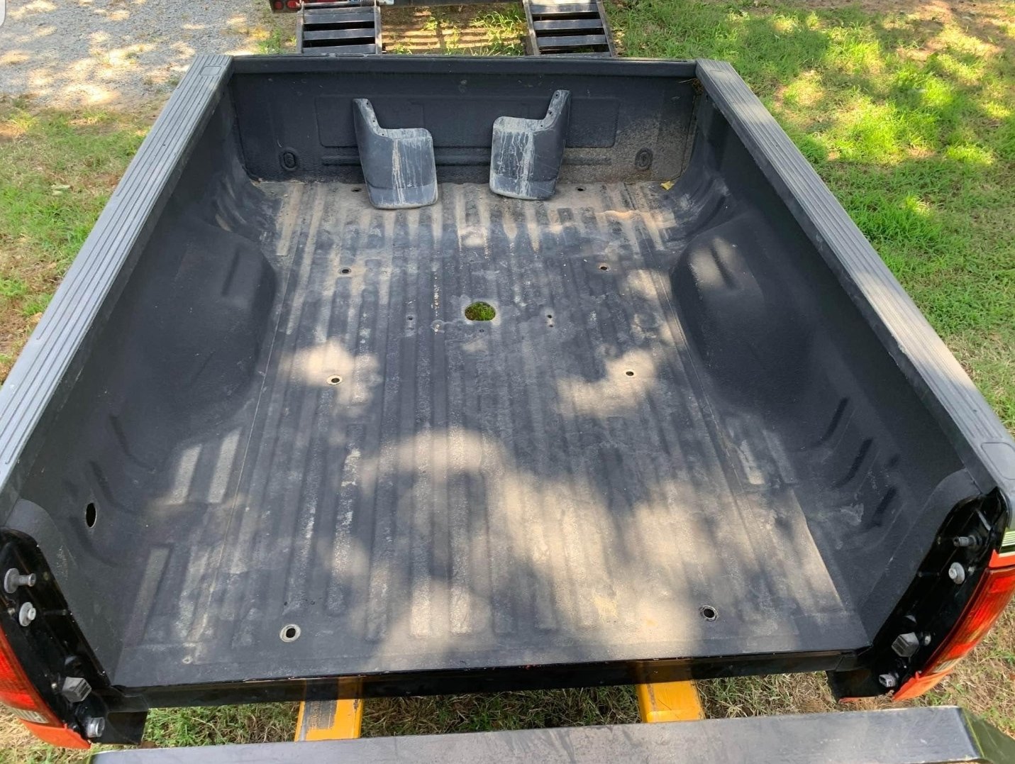 2002 Ford Super Duty short bed Harley Davidson - Image 2