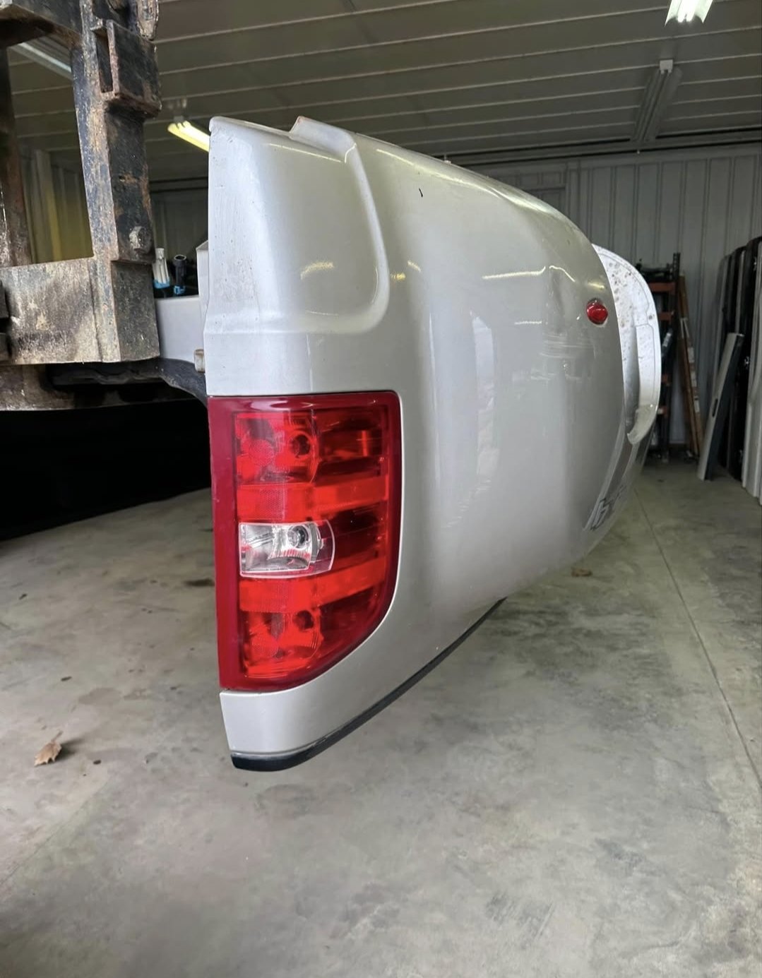 2012 Chevrolet GMC 8ft Dually Bed - Image 5