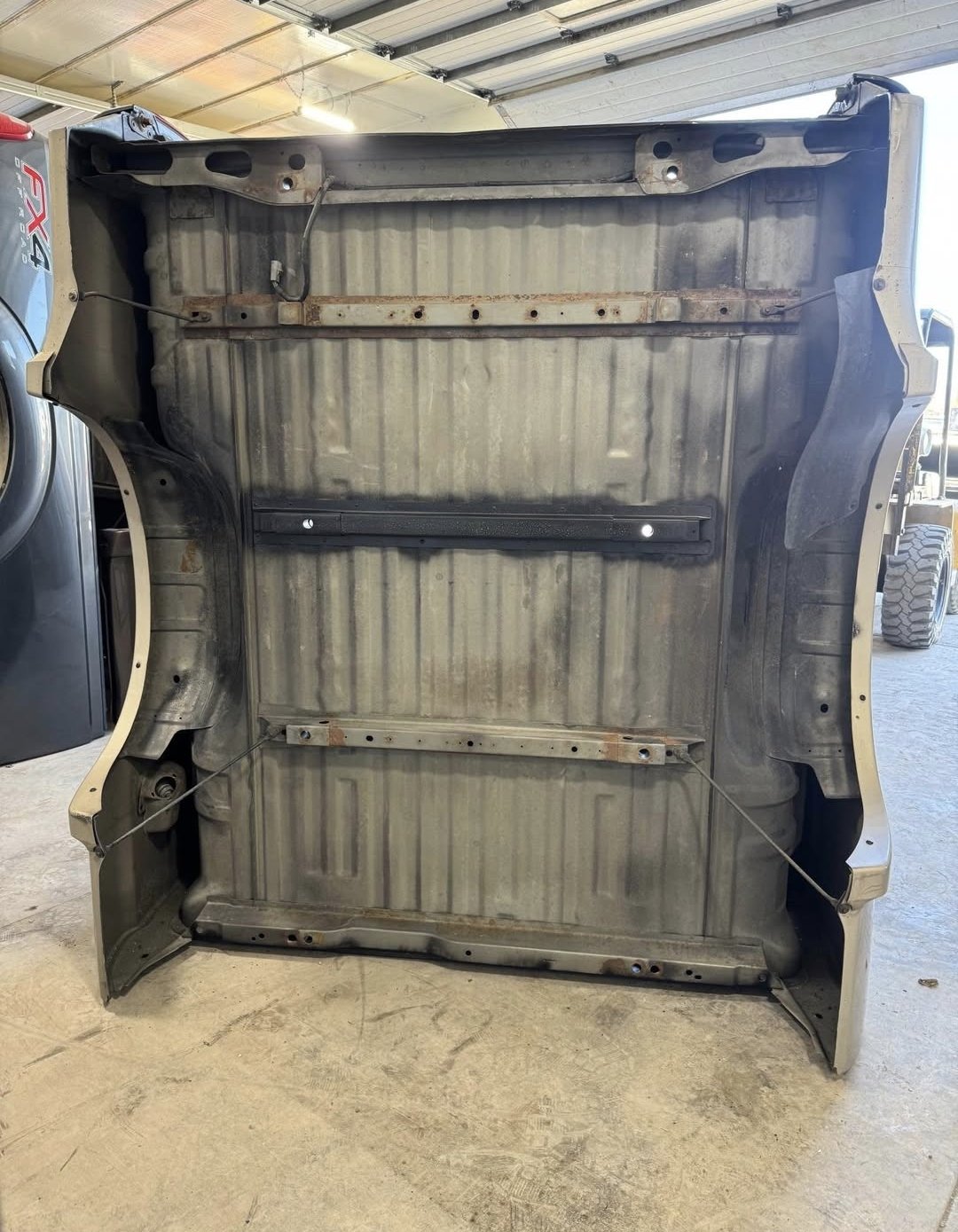 F250/F350 Super Duty Short Bed Black over tan - Image 7