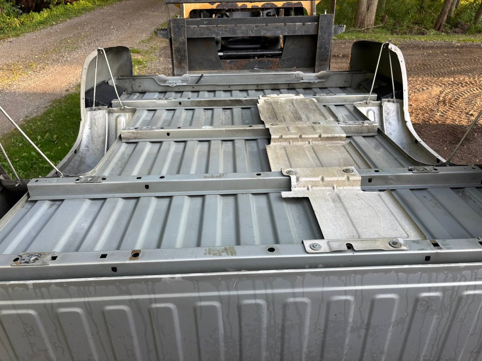 1999-2007 GM 6.6’ bed - Image 5