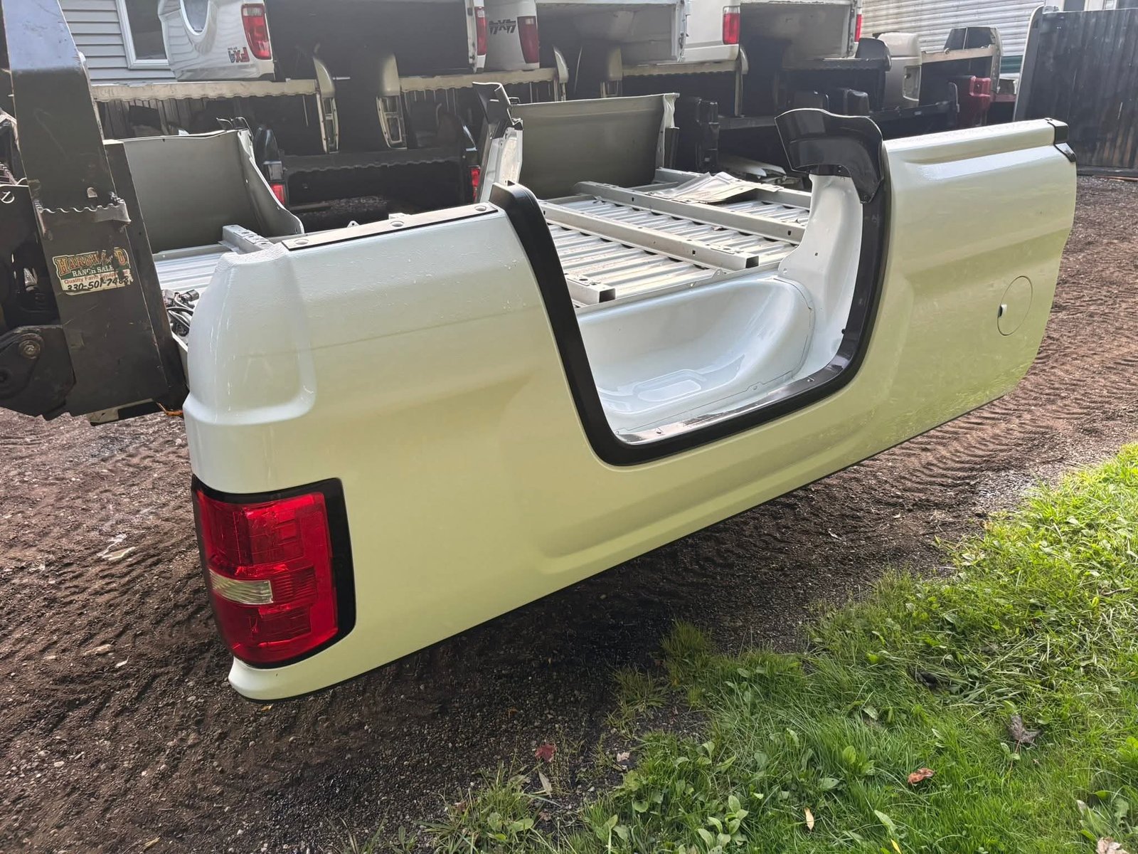 New take off 2014-2019 GMC 8’ bed - Image 6