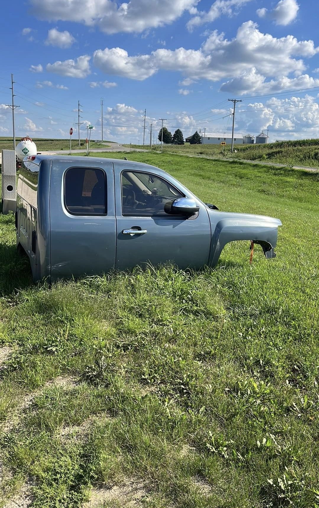 2007-2013 rust free Chevy cab - Image 2