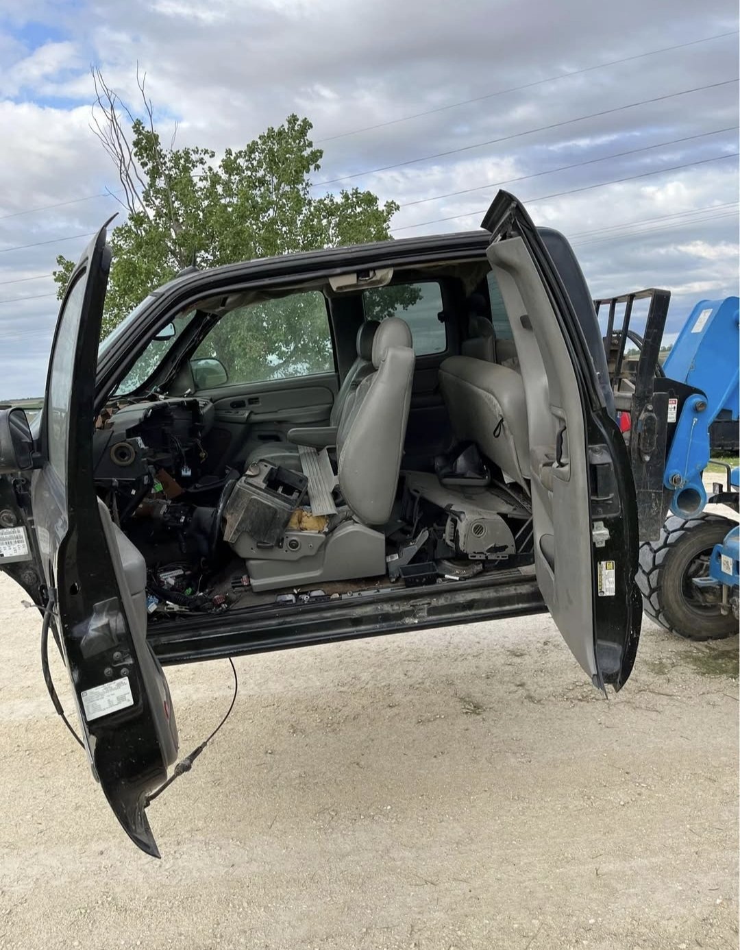 Rust free 99-07 Chevy ext cab black - Image 6