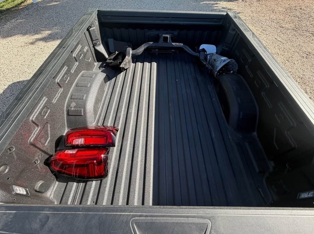 2020–2026 GMC Sierra 2500HD / 3500HD 6.5' Short Bed – Cardinal Red OEM Take-Off - Image 10