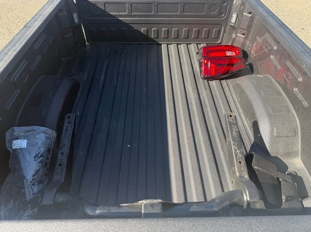 2020–2026 GMC Sierra 2500HD / 3500HD 6.5' Short Bed – Cardinal Red OEM Take-Off - Image 9