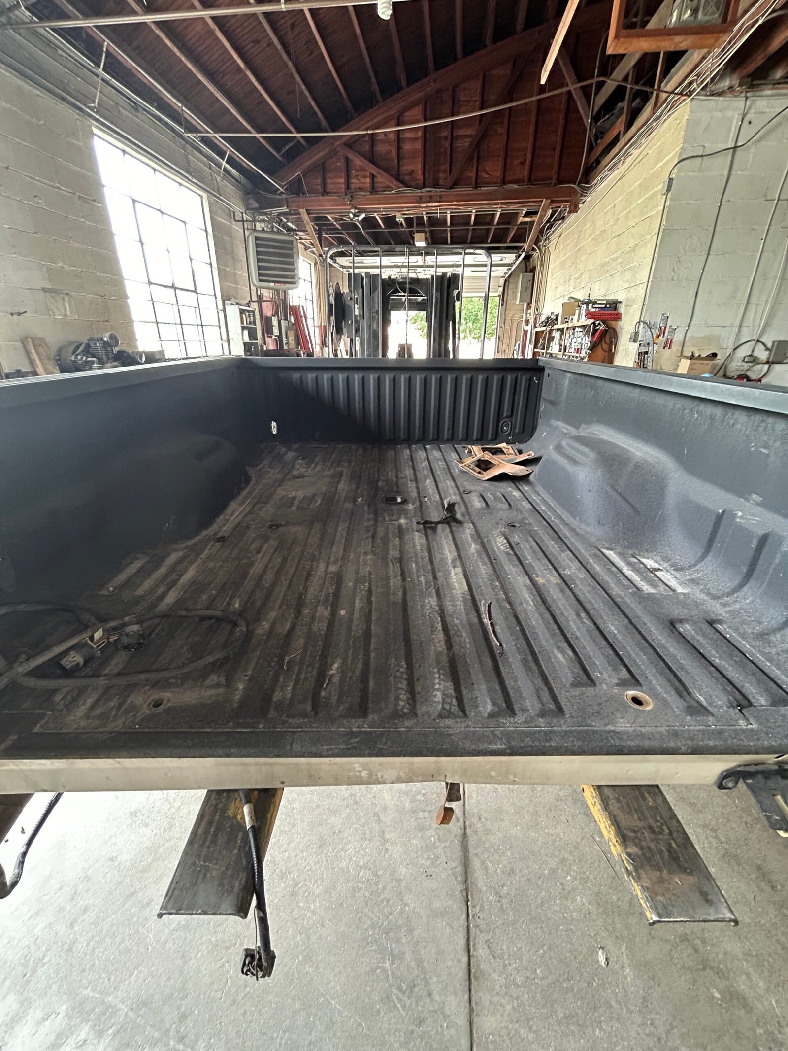 2011–2016 Ford 6.75 ft Replacement Truck Bed – White - Image 5