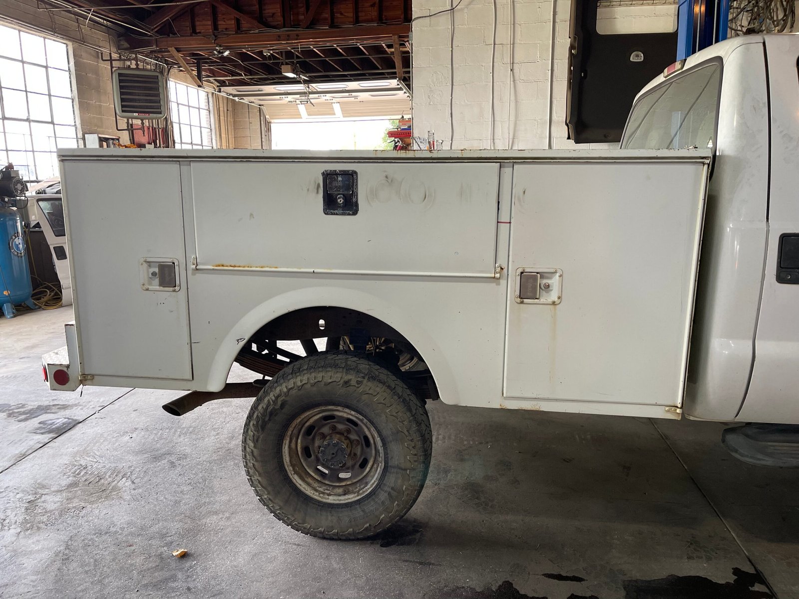 1999–2010 Ford Super Duty 8 ft SRW Utility Truck Bed