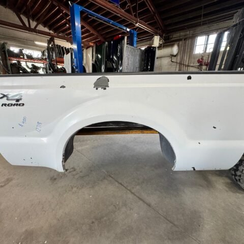 1999–2010 Ford Super Duty 6.75 ft Truck Bed – Oxford White #12718
