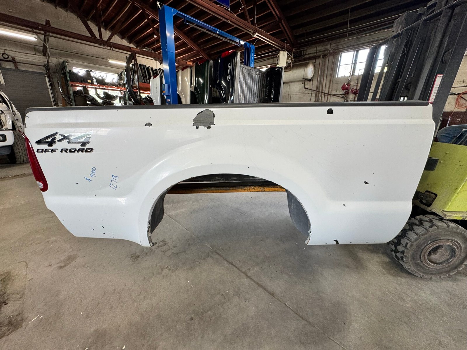 1999–2010 Ford Super Duty 6.75 ft Truck Bed – Oxford White #12718